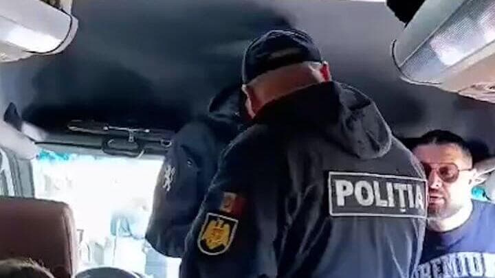 תיעוד: זוג ישראלים לא מורשה להיכנס לאוטובוס במולדובה