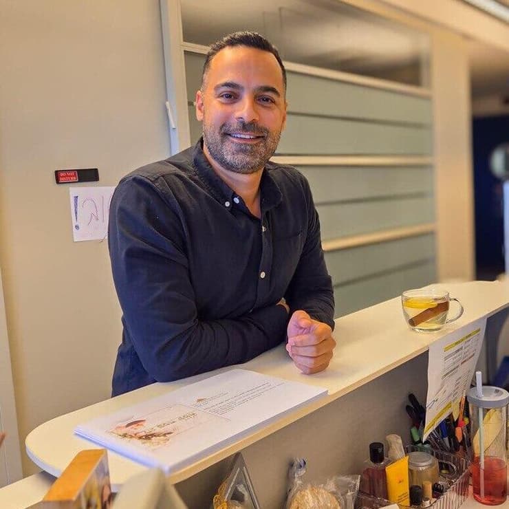 "הרופא ראה אותי לשנייה ופשוט אמר שאין מה לעשות, שזו קורונה". גיל אברהם (צילום: אלבום פרטי) גיל אברהם חלה בקורונה