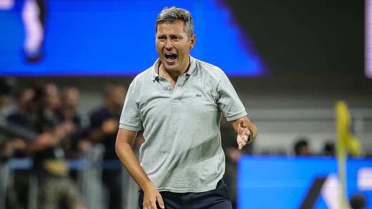 מאמן מכבי חיפה דייגו פלורס