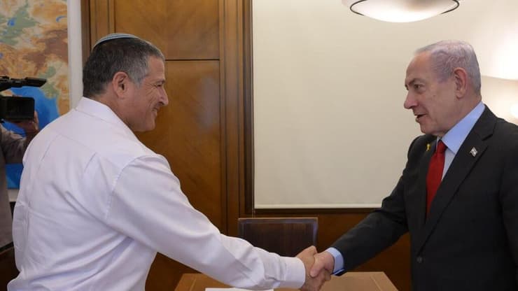 רה"מ נתניהו וראש השב"כ זיני (צילום: עמוס בן גרשום/ לע״מ) נתניהו בפגישת עבודה עם ראש השב״כ דוד זיני