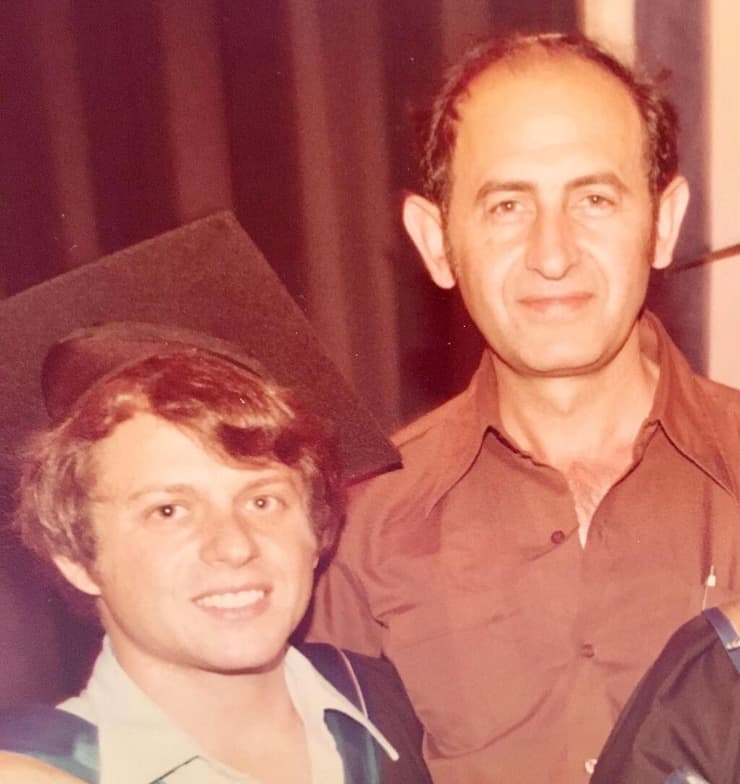 פרופ' מאיר וילצ'ק (מימין) ופרופ' אד באייר, בתמונה שצולמה בשנת 1976