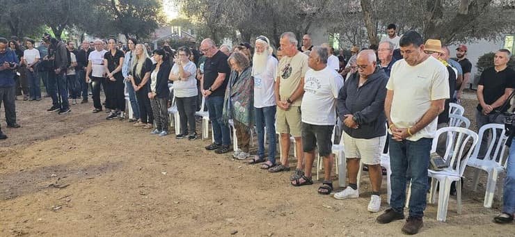 טקס הזיכרון של קהילת כפר עזה (צילום: מאיר אבן חיים ) טקס זיכרון של קהילת כפר עזה לציון שנתיים למלחמה