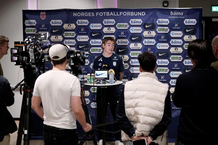 ברג במסיבת העיתונאים של נורבגיה