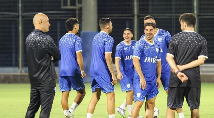 סולומון ושאר שחקני הנבחרת באימון