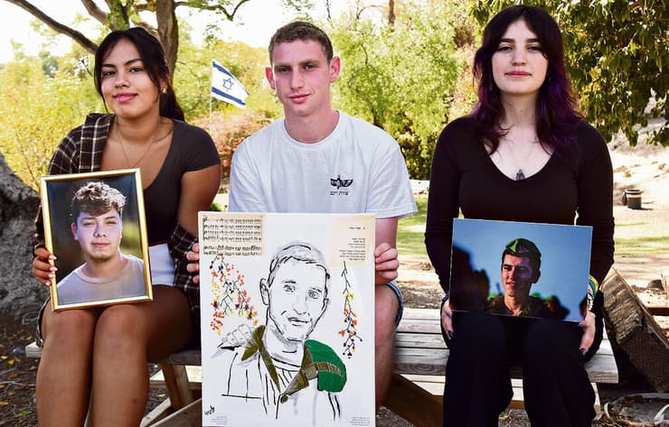 "חיבור חזק, שמתהווה בעוצמתו". מימין: אלינועם וויסמן, נועם שיינס ויעל כוטל (צילום: אביהו שפירא) yk14538531