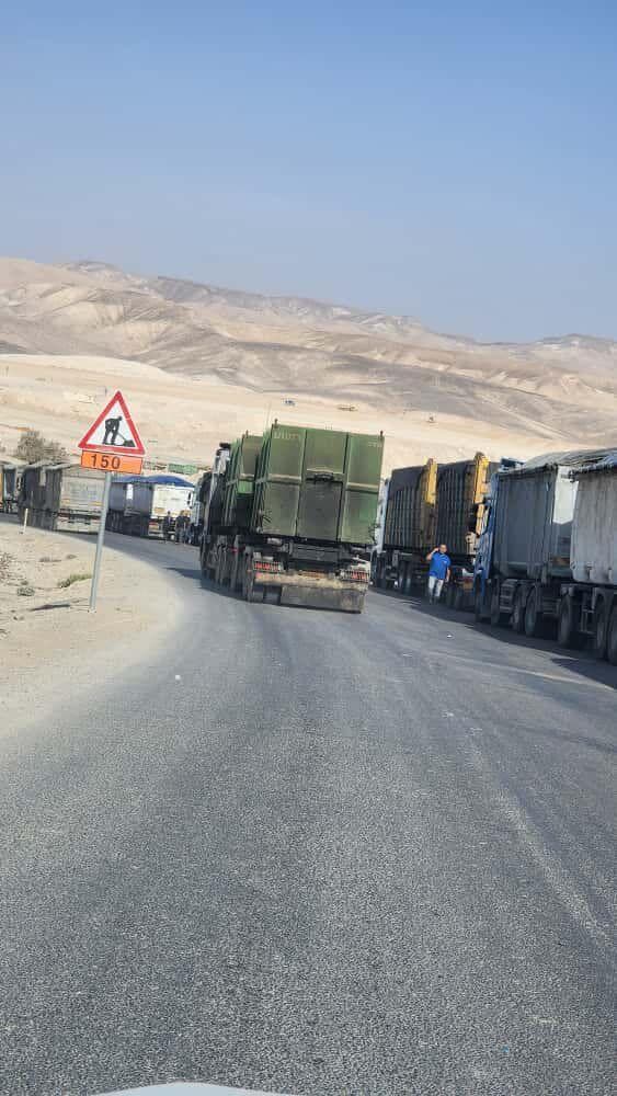 תור משאיות אשפה בכניסה לאתר אפעה