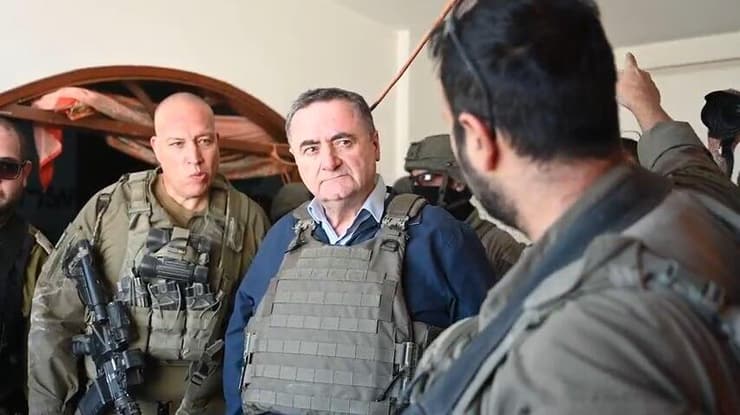 "מי שאחראי על מינויו הוא ראש הממשלה". ישראל כ"ץ (צילום: שירה קינן, משרד הביטחון) שר הביטחון ישראל כ"ץ מבקר את לוחמי צה"ל בשכונת א-סברה בעיר עזה