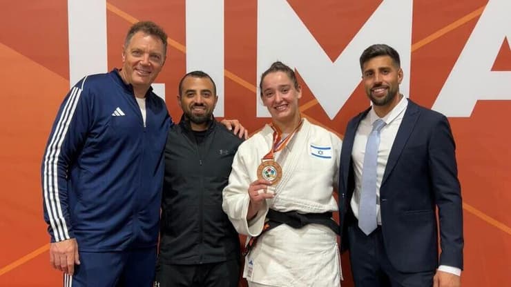 יולי מישינר