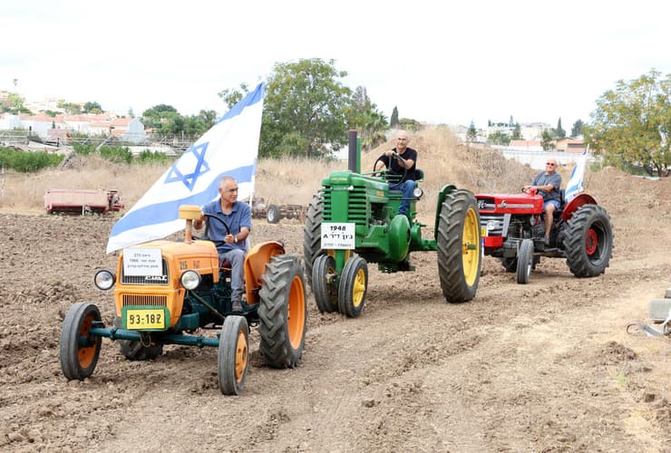 אספני הטורקטורים בפעולה
