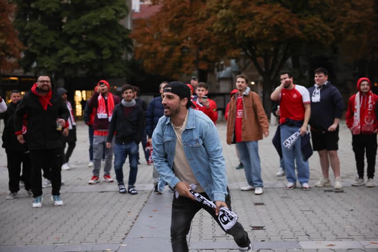 עומרי קנדה מתרגש (צילום: עוז מועלם) עומרי קנדה