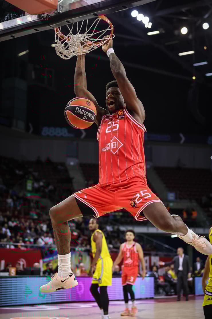 כימיה נהדרת עם מוטלי. אוטרו (צילום: עוז מועלם) אוטורו