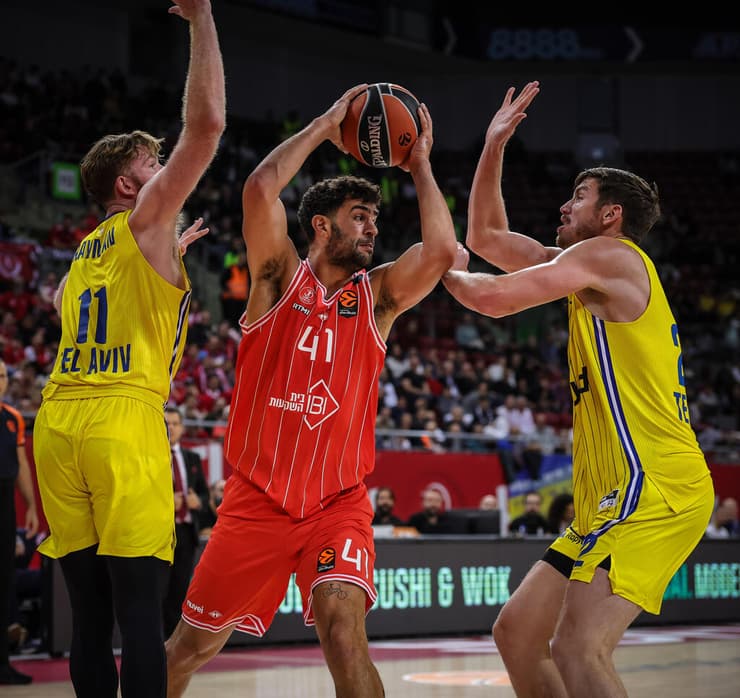 הישראלים לא בקצב? תומר גינת (צילום: עוז מועלם) גינת הפועל ת"א מכבי ת"א