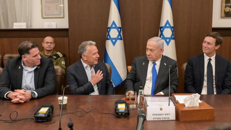 וויטקוף וקושנר בישיבת הממדשלה עם נתניהו (צילום: מעיין טואף/ לע"מ) ישיבת הממשלה בה לקחו חלק ויטקוף וקושנר