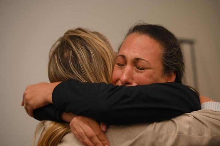 משפחות החטופים בוושינגטון חוגגות את הסכם השבת החטופים