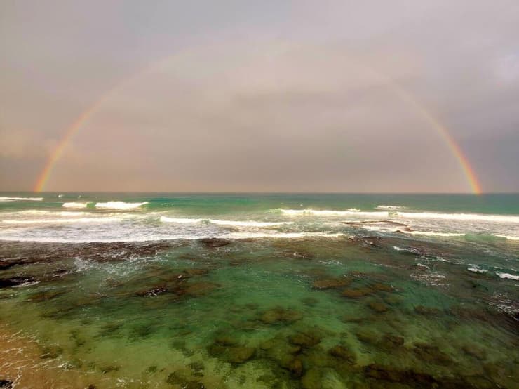 קשת הבוקר בגן הלאומי חוף פלמחים