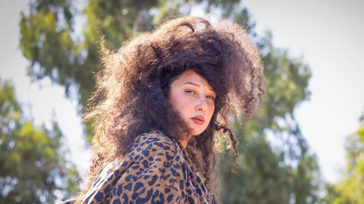 שי-לי עטרי בוחרת להחלים דרך היצירה  