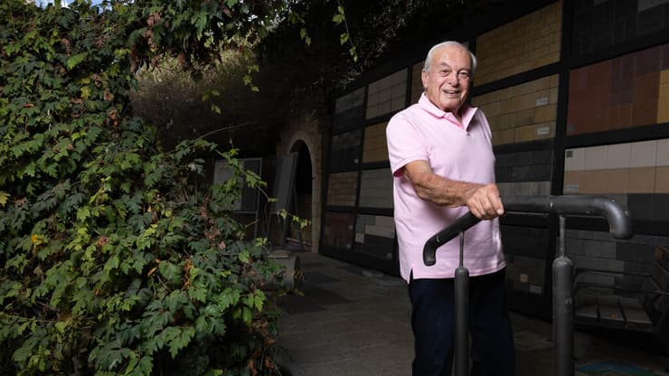 גיורא אקרשטיין