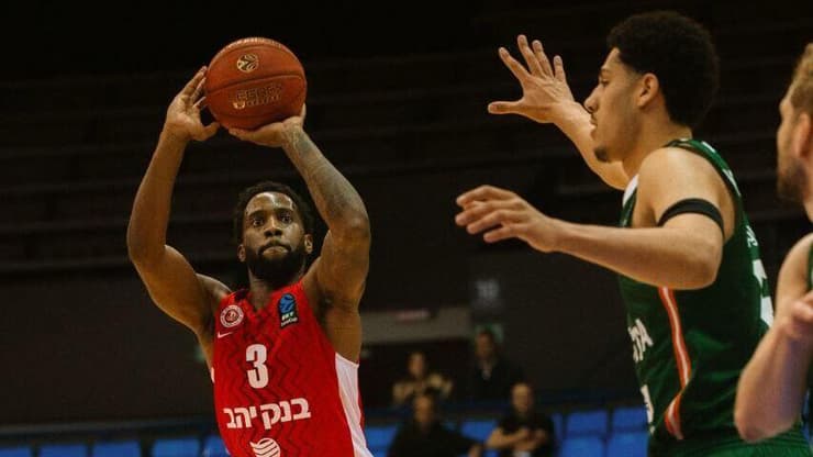 קאדין קרינגטון מהפועל ירושלים (צילום: באדיבות הפועל ירושלים) שחקן הפועל ירושלים קאדין קרינגטון