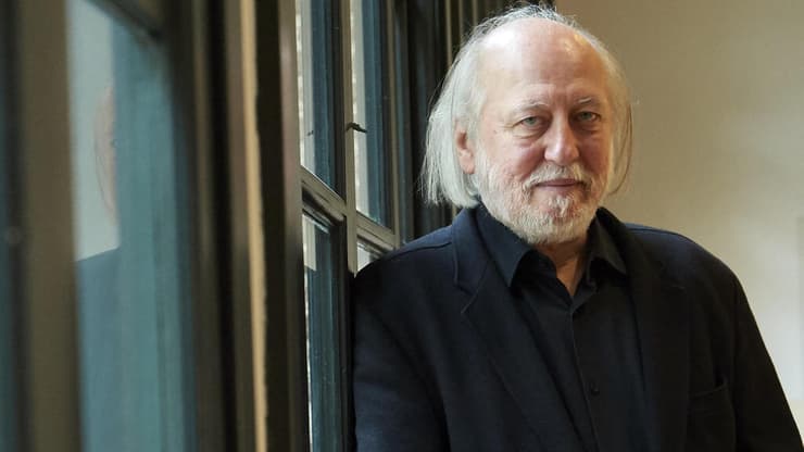 לאסלו קרסנהורקאי