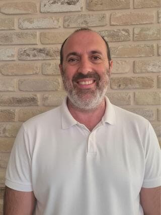 יניב צברי, מנכ"ל עמותת "רעות", מיוזמי האירוח בשדרות בשמחת תורה