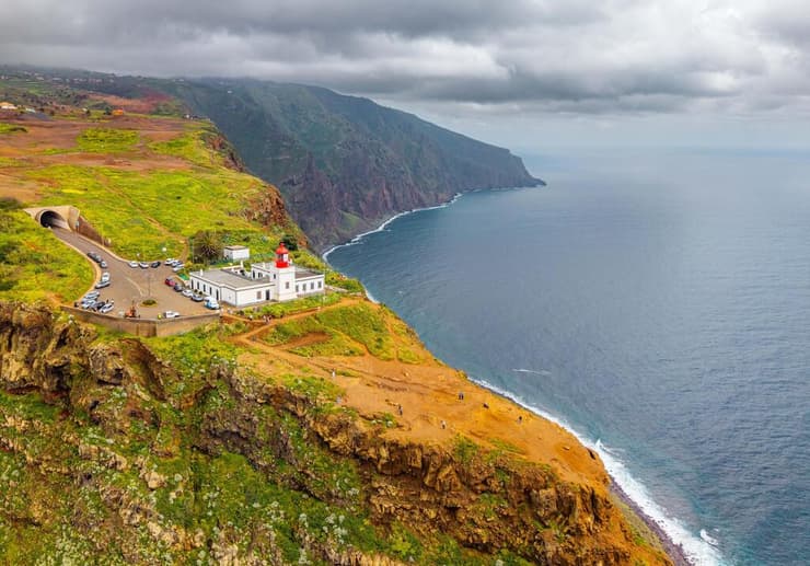 המגדלור והנוף הנשקף ממנו