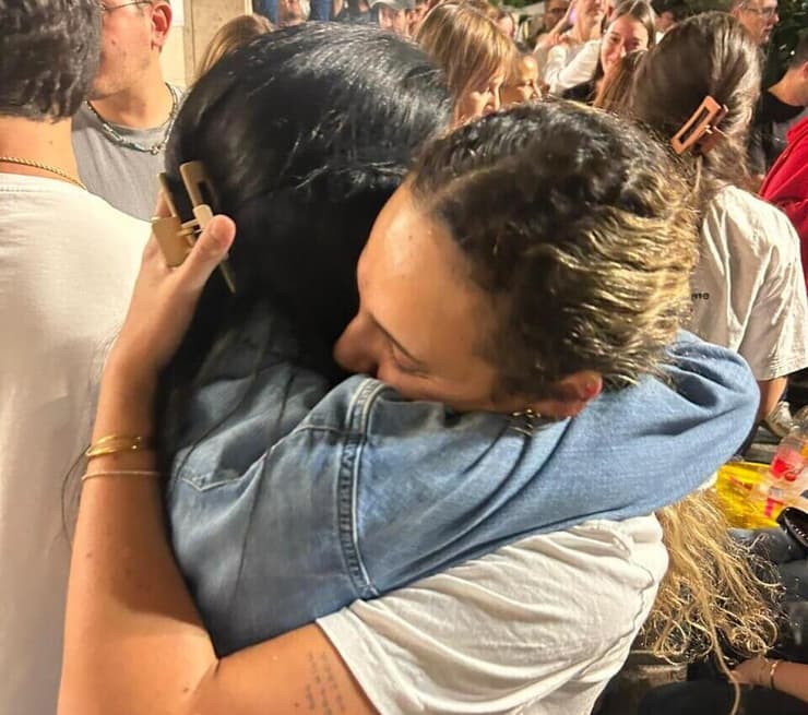 רומי גונן ועינב צנגאוקר בכיכר החטופים