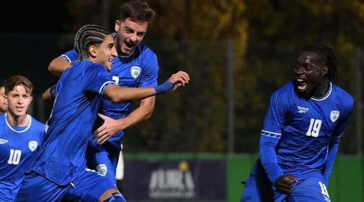 תאי עבד חוגג