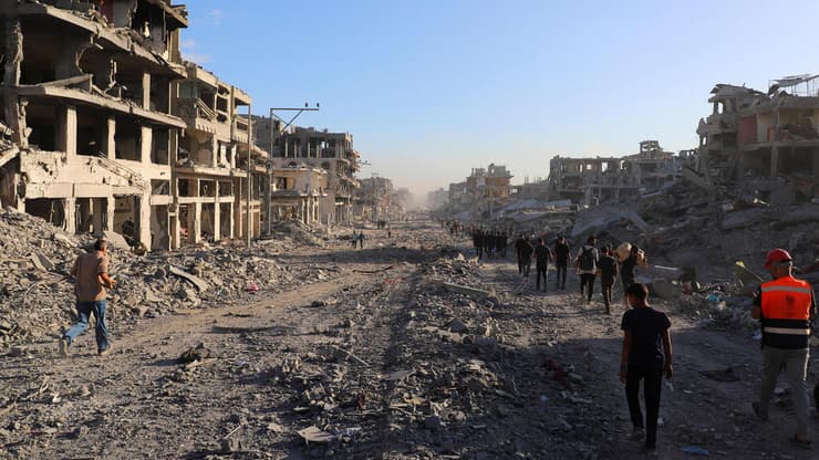 העיר עזה ( צילום: REUTERS/ Ebrahim Hajjaj) הריסות בעיר עזה