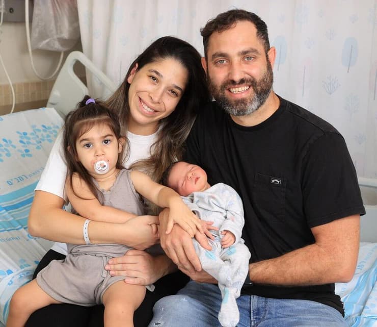 משפחת איינהורן עם אדר הקטנה