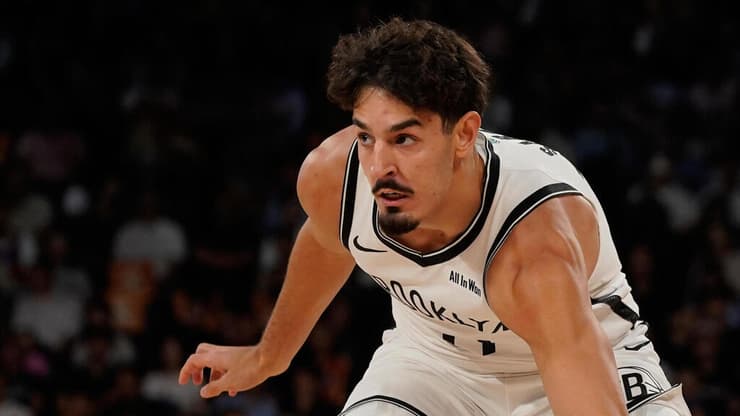 הופעת בכורה מוצלחת בליגה הטובה בעולם. בן שרף (AP Photo/Vernon Yuen) שחקן ברוקלין נטס בן שרף