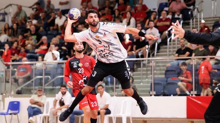 ניצחון גדול לרמה"ש על האלופה. דניאל צרפתי (צילום הדר ואן קולא, איגוד הכדוריד) שחקן א.ס רמה"ש דניאל צרפתי