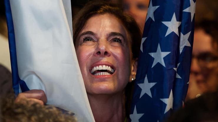 צילום: רויטרס/REUTERS/Ronen Zvulun עצרת בכיכר החטופים