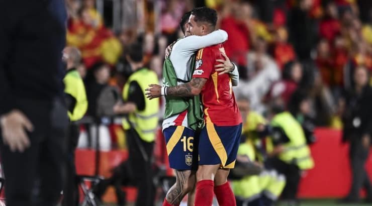 ירמי פינו חוגג עם אלכס באנה