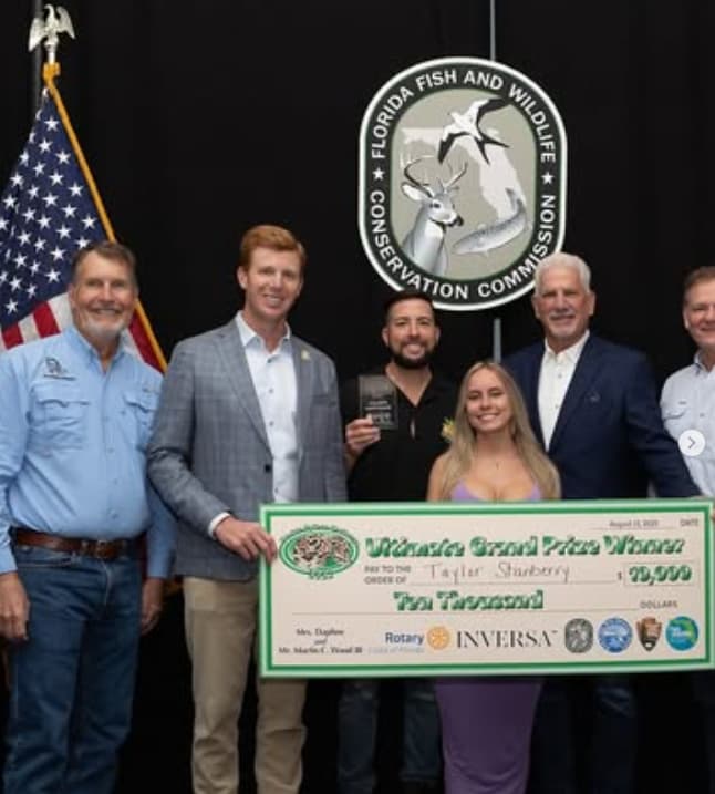 טיילור סטנברי עם הפרס