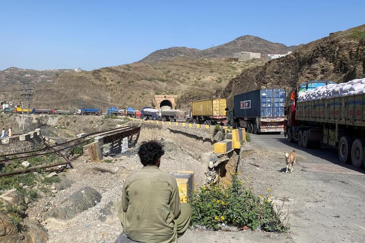 מעבר גבול טורקהם של פקיסטן ו אפגניסטן סגור אחרי חילופי האש