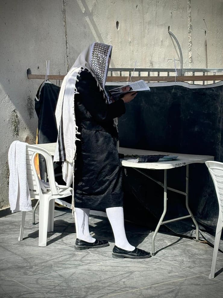 קריאה בגיליון הראשון של "בחטיבה"