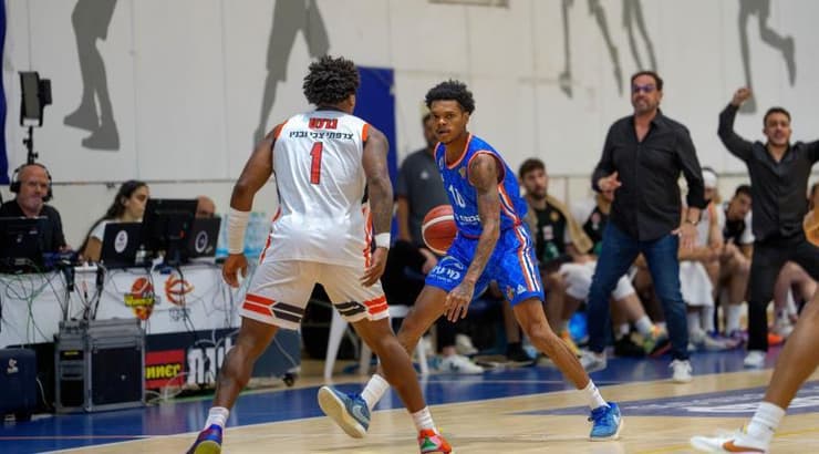 רונאלדו סגו עם הכדור