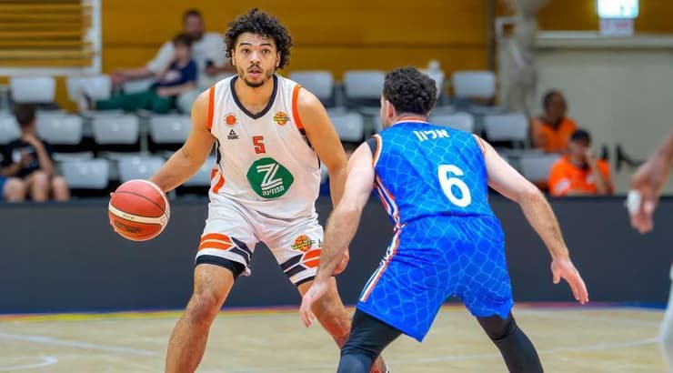 מרכוס וויליאמס מול עמית אלון