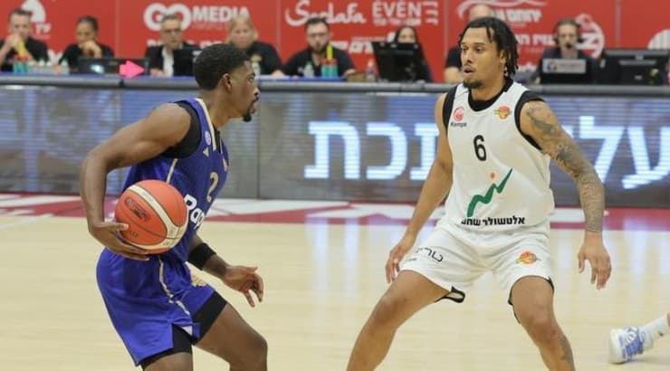 ג'ימי קלארק מול טארין טוד