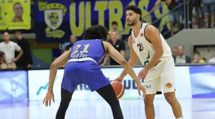 ג'ף דאוטין ג'וניור מול יואב ויטלם