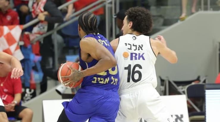 סי ג'יי אלבי מול אושיי בריסט