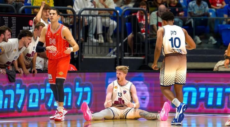 בודי יום במהלך של שלשה ועבירה (רועי כפיר) בודי יום במהלך של שלשה ועבירה