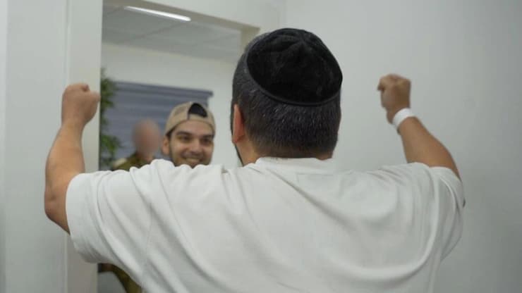   יוסף חיים אוחנה נפגש עם משפחתו לראשונה