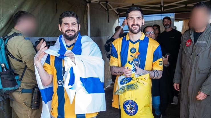 גלי וזיו ברמן בדרכם לבית החולים