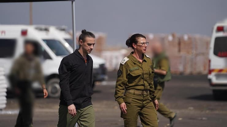 אריאל ודוד קוניו במפגש עם נציגי צה"ל