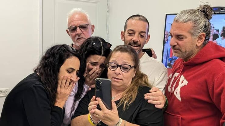 משפחת קוניו בשיחה עם דוד ואריאל