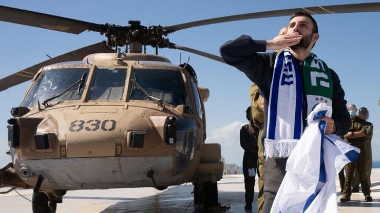 צילום: דובר צה"ל מתן אנגרסט נוחת בבית החולים