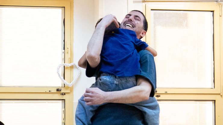  אלקנה בוחבוט נפגש עם בנו ראם