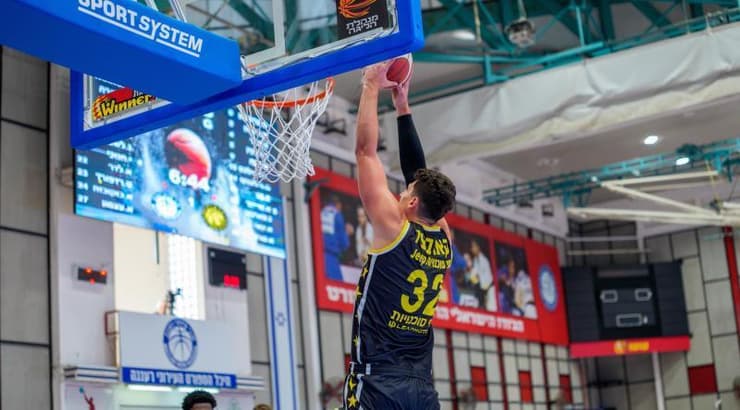 ניקו קרבאצ'ו מטביע