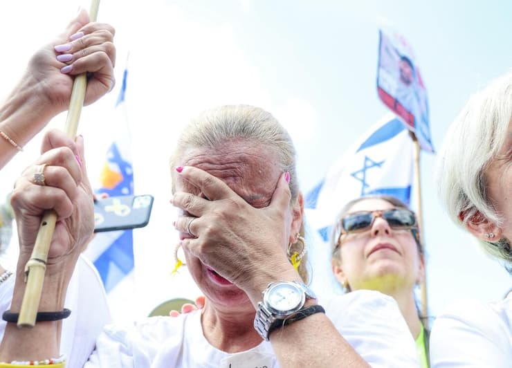 חגיגות בכיכר החטופים